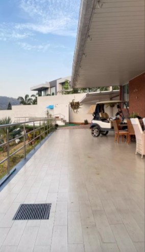 SPLENDID FAMILY HOUSE